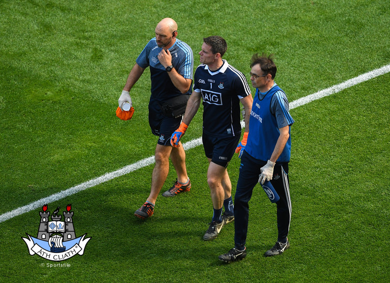 stephen cluxton v longford 18 walk off injured.jpg